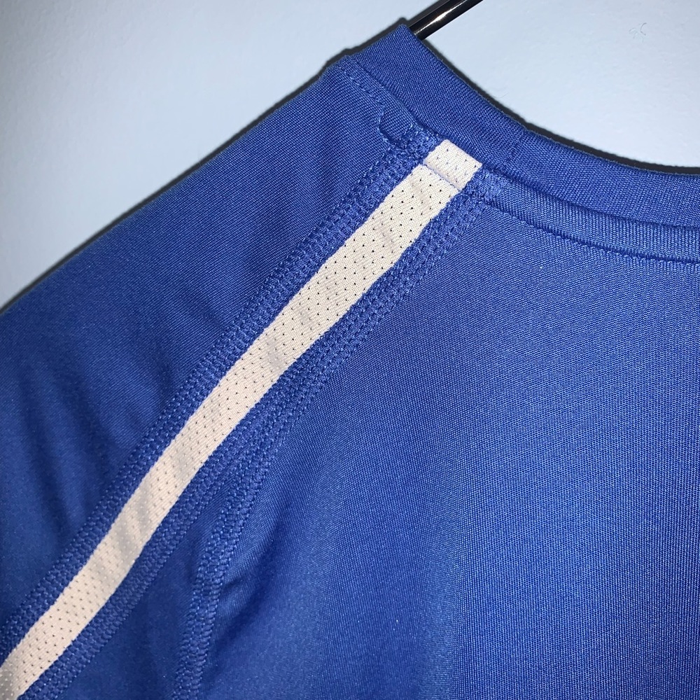 Nike men’s activewear shirt - Picture 5 of 9